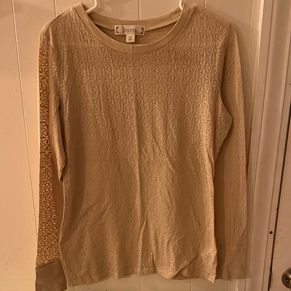 Decree Women's Long-Sleeve Textured Crewneck Top in Tan